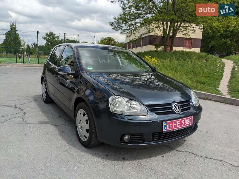 Хетчбек Volkswagen Golf 2008 в Звягелі
