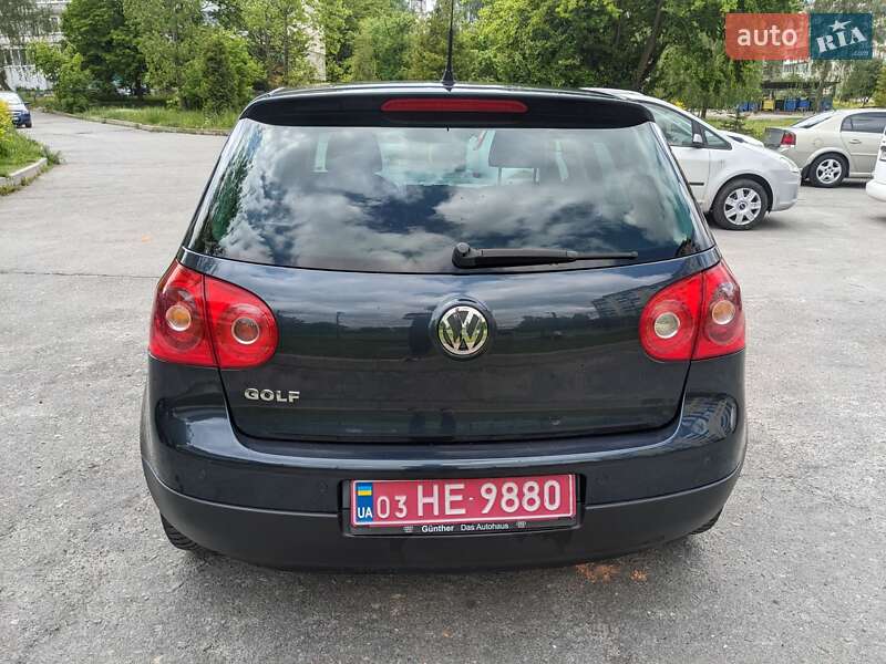 Хетчбек Volkswagen Golf 2008 в Звягелі