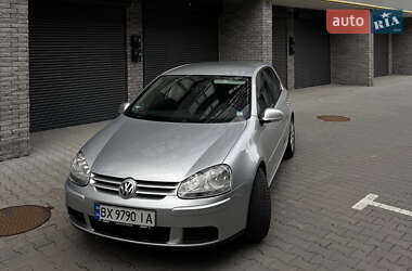 Хэтчбек Volkswagen Golf 2005 в Хмельницком