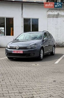 Універсал Volkswagen Golf 2011 в Чернівцях