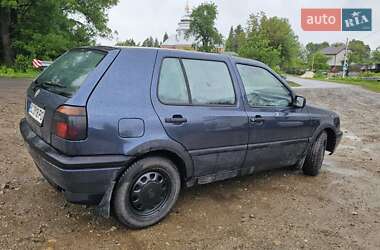 Хэтчбек Volkswagen Golf 1995 в 