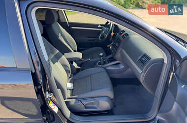 Хэтчбек Volkswagen Golf 2007 в 