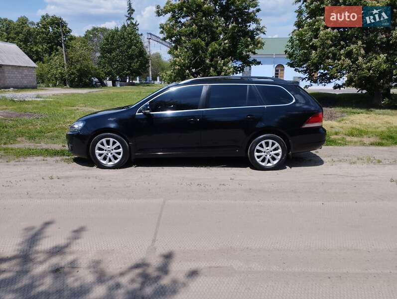 Універсал Volkswagen Golf 2010 в Полтаві