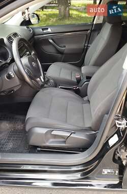 Универсал Volkswagen Golf 2010 в 