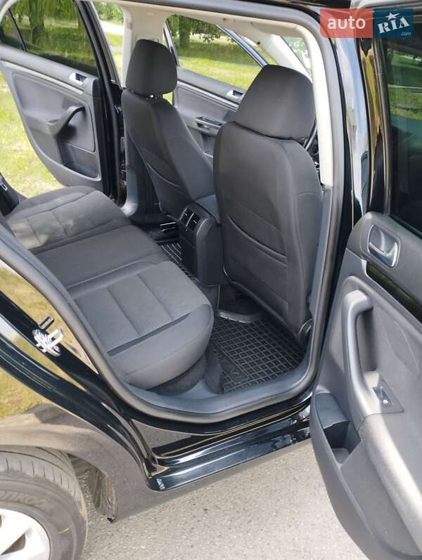 Універсал Volkswagen Golf 2010 в Полтаві