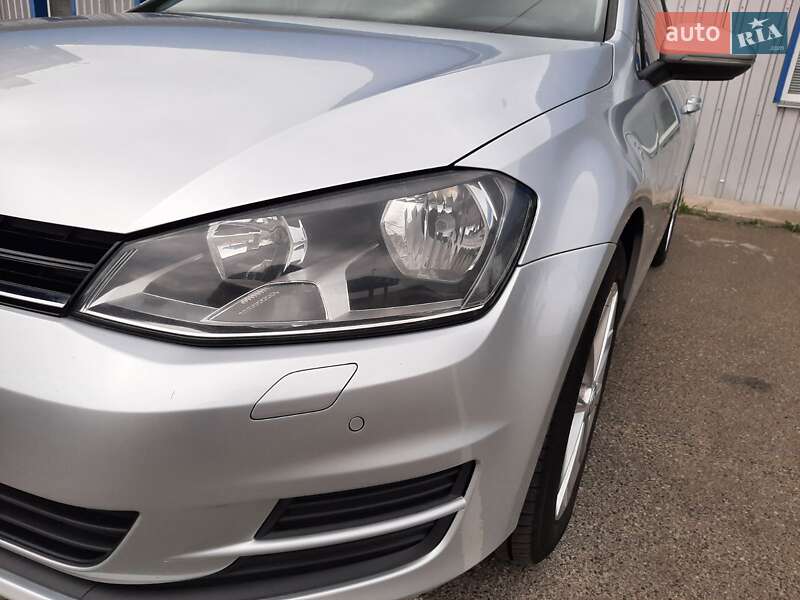 Універсал Volkswagen Golf 2016 в Києві