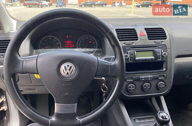 Хэтчбек Volkswagen Golf 2008 в 