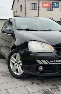 Хэтчбек Volkswagen Golf 2008 в 