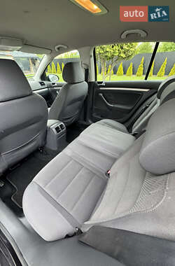 Хэтчбек Volkswagen Golf 2008 в 