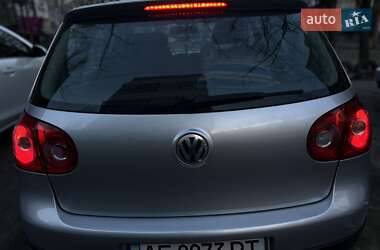 Хэтчбек Volkswagen Golf 2004 в 