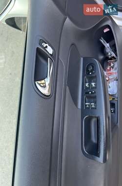 Хэтчбек Volkswagen Golf 2004 в 