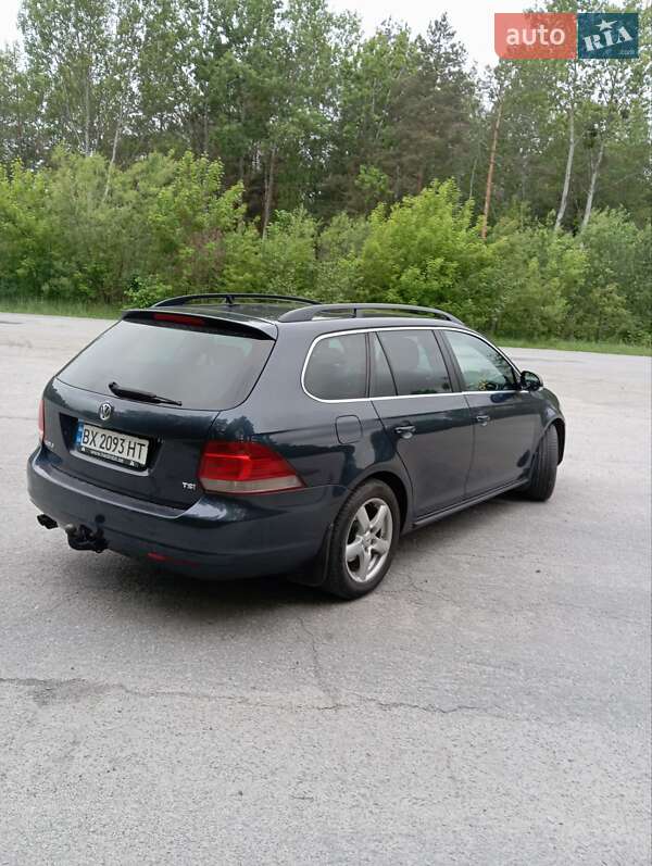 Универсал Volkswagen Golf 2010 в Полонном