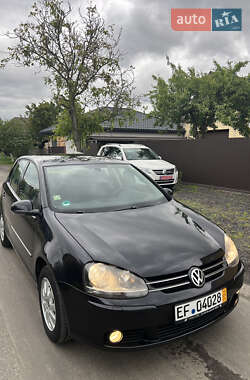Хэтчбек Volkswagen Golf 2009 в 