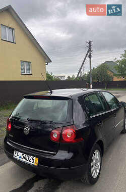 Хэтчбек Volkswagen Golf 2009 в 