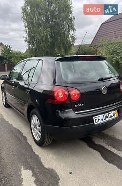 Хэтчбек Volkswagen Golf 2009 в 