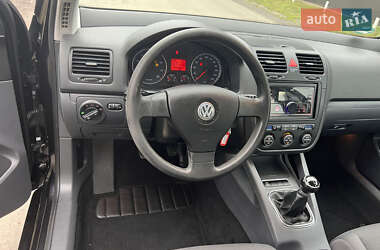 Хэтчбек Volkswagen Golf 2009 в 