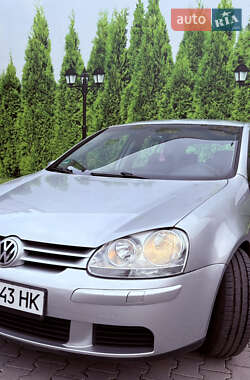 Хетчбек Volkswagen Golf 2005 в Хмельницькому