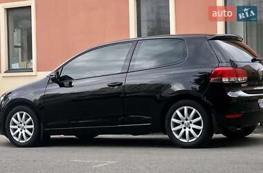 Хэтчбек Volkswagen Golf 2009 в 