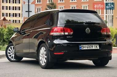 Хэтчбек Volkswagen Golf 2009 в 