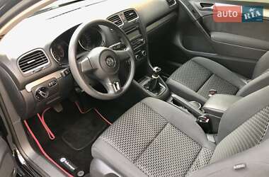 Хэтчбек Volkswagen Golf 2009 в 