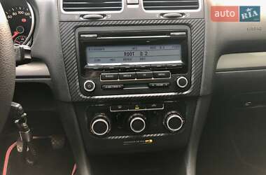 Хэтчбек Volkswagen Golf 2009 в 