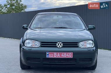 Хэтчбек Volkswagen Golf 2003 в 
