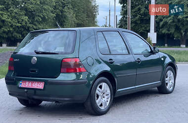 Хэтчбек Volkswagen Golf 2003 в 
