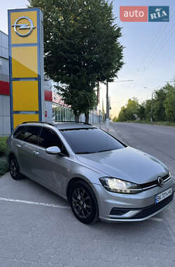 Універсал Volkswagen Golf 2017 в 
