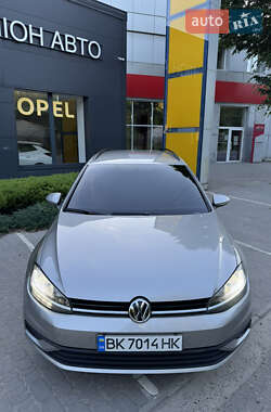 Універсал Volkswagen Golf 2017 в 