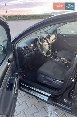 Хэтчбек Volkswagen Golf 2007 в 