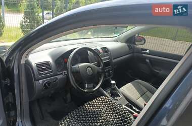 Хетчбек Volkswagen Golf 2006 в 