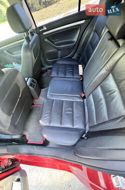 Хэтчбек Volkswagen Golf 2007 в 