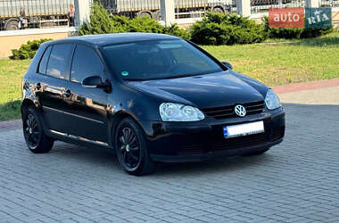 Хетчбек Volkswagen Golf 2005 в Дніпрі