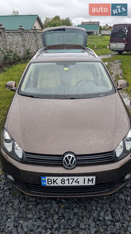 Універсал Volkswagen Golf 2010 в Кореці