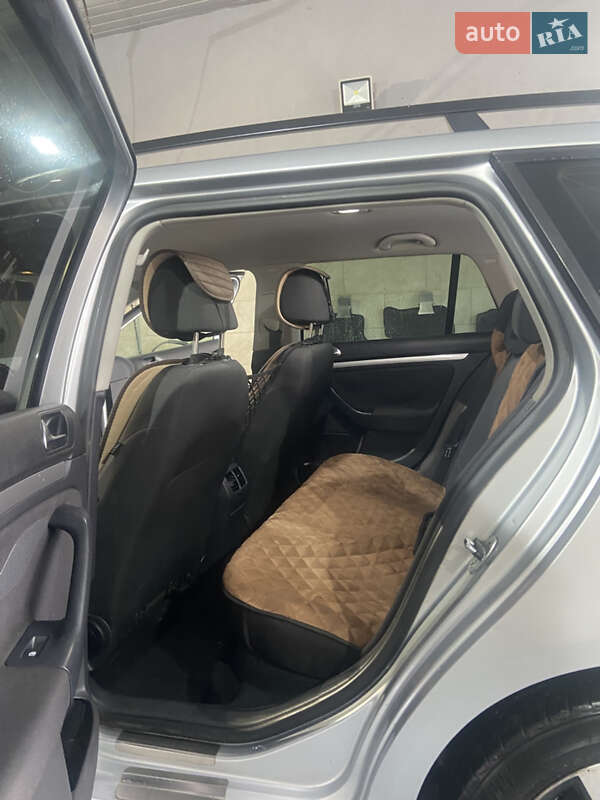 Универсал Volkswagen Golf 2010 в Мукачево