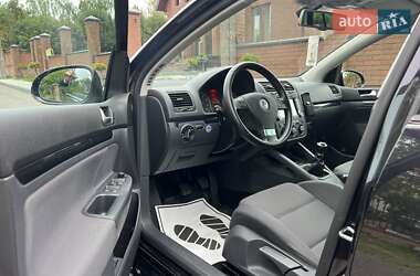Хетчбек Volkswagen Golf 2008 в 