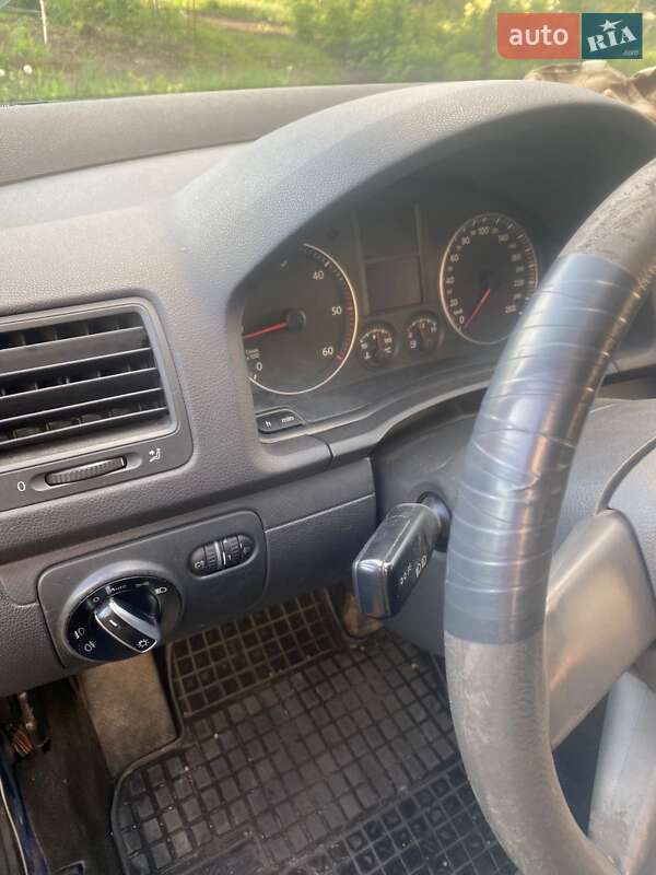 Хэтчбек Volkswagen Golf 2005 в Тернополе