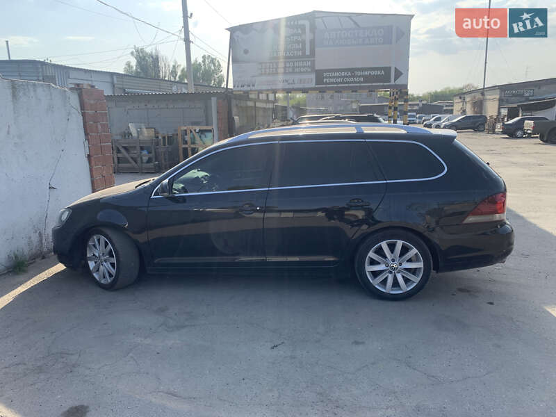 Універсал Volkswagen Golf 2010 в Дніпрі