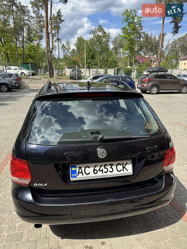 Універсал Volkswagen Golf 2012 в Ірпені