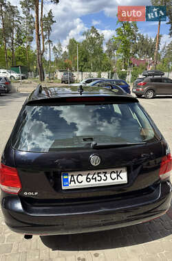Універсал Volkswagen Golf 2012 в 