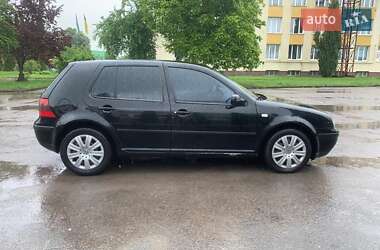 Хетчбек Volkswagen Golf 2000 в 