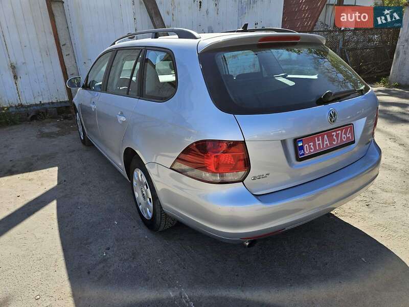 Универсал Volkswagen Golf 2010 в Луцке