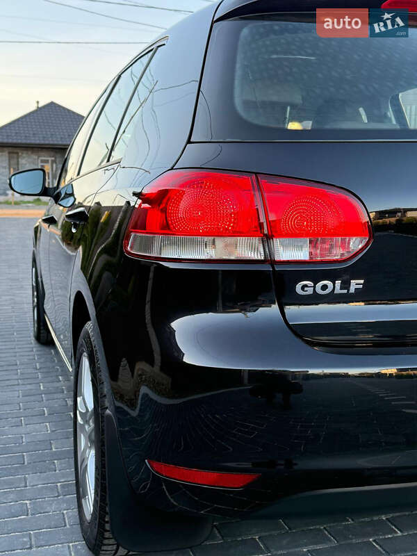 Хетчбек Volkswagen Golf 2010 в Вінниці