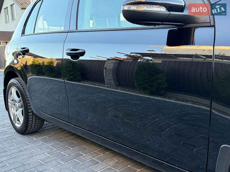 Хетчбек Volkswagen Golf 2010 в Вінниці