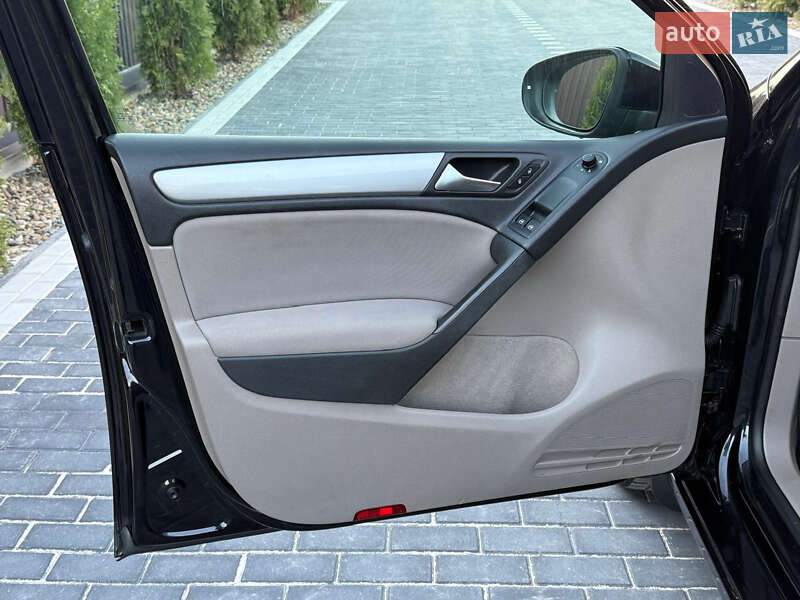 Хетчбек Volkswagen Golf 2010 в Вінниці