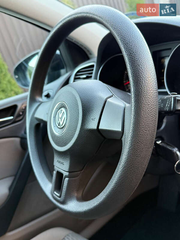 Хетчбек Volkswagen Golf 2010 в Вінниці