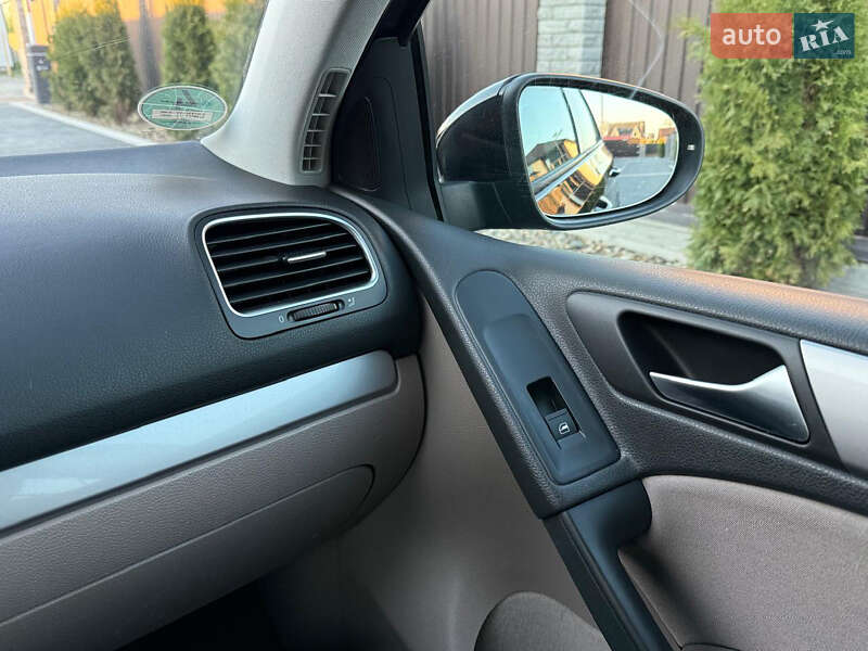 Хетчбек Volkswagen Golf 2010 в Вінниці