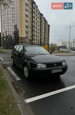 Универсал Volkswagen Golf 2002 в Чернигове