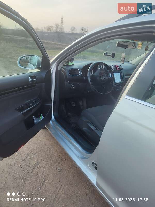 Універсал Volkswagen Golf 2010 в Новоархангельську