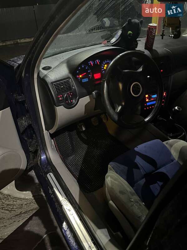 Хетчбек Volkswagen Golf 2000 в Хмельницькому